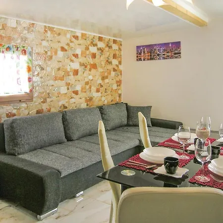 One-bedroom In 아파트 *